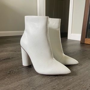 White snakeskin booties size 8